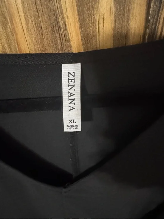 Zenana Outfitters Black V-Neck Draped Top - Picture 2 of 4